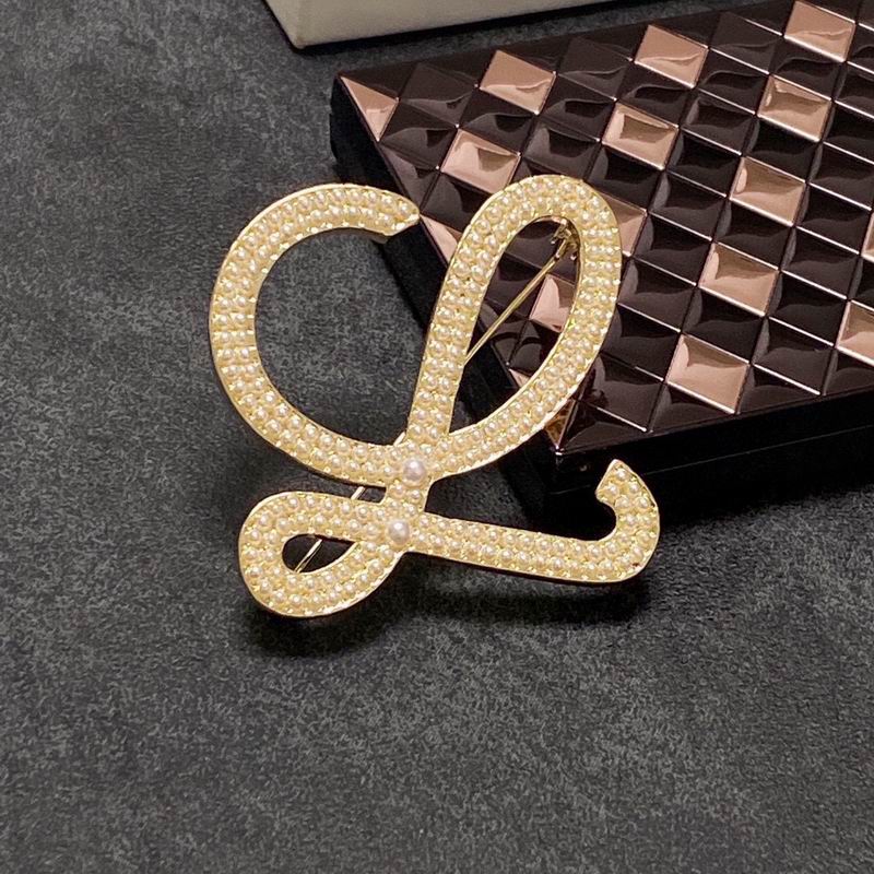Loewe brooch 04lyx22 (4)